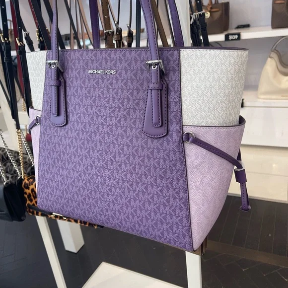 MICHAEL KORS Voyager Large Color-Block Signature Logo Shoulder Tote
Dark Purple - Picture 6 of 16